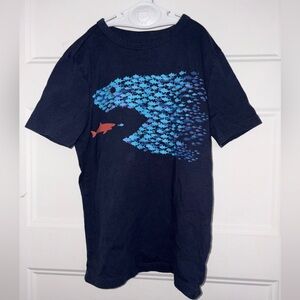 GAP Navy Blue Tee with Blue & Red Fish Graphic Medium